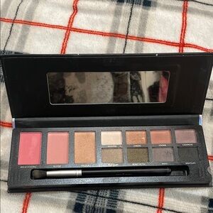 Eyeshadow Palette with Brush - Pink, Gold, Green, Brown Shades. Large size